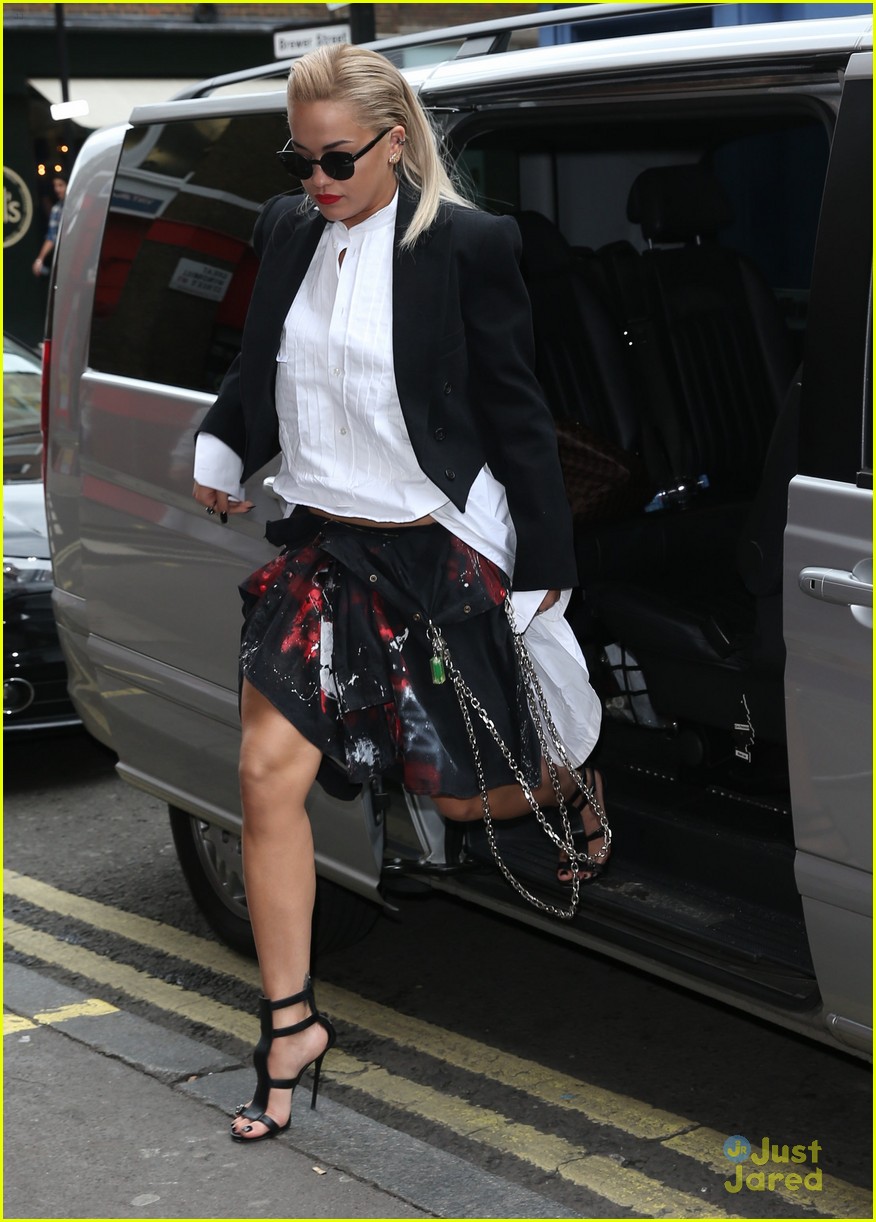 Rita Ora Defends Her El Rey Concert Wardrobe