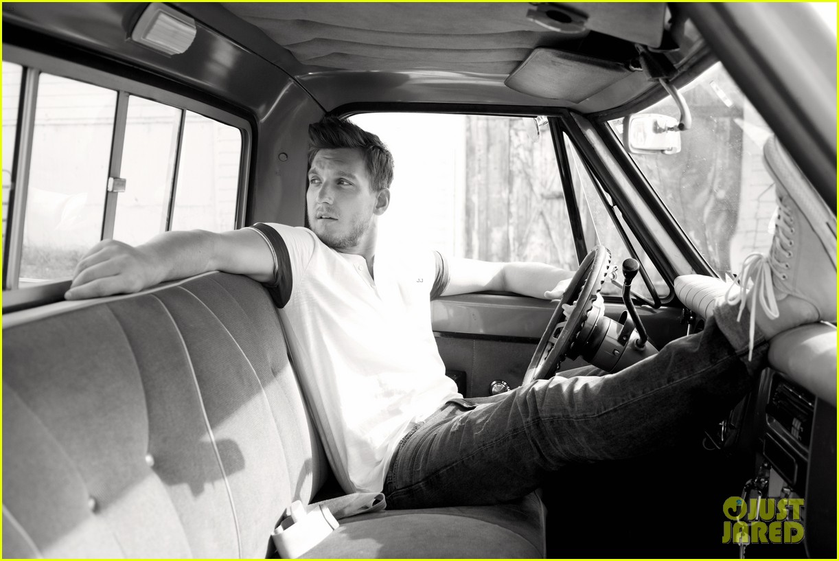 Scott Michael Foster Excited to Play the 'Bad Guy' on ABC's 'Blood & Oil' (JJJ Interview)