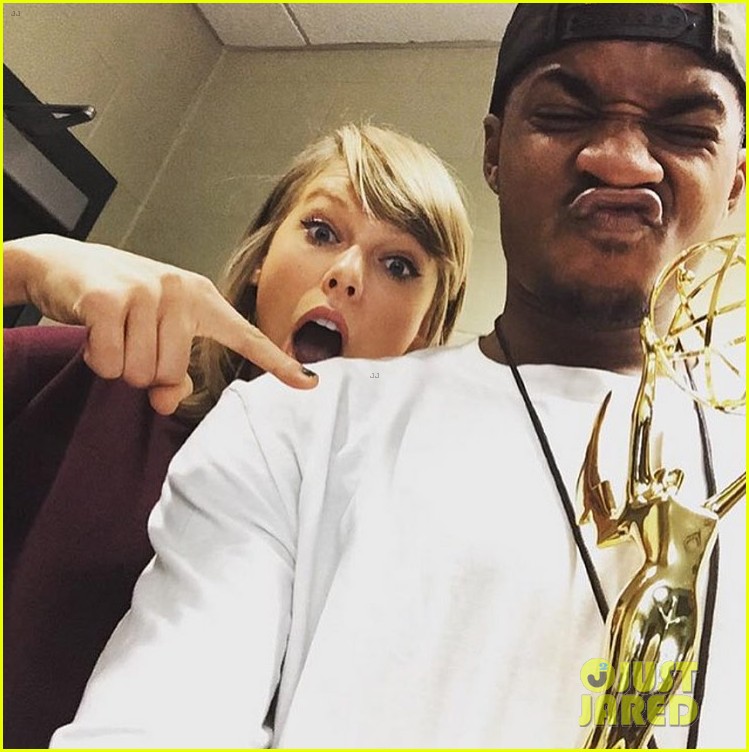 Taylor Swift & Her Crew Have an Adorable Emmy Photo Shoot