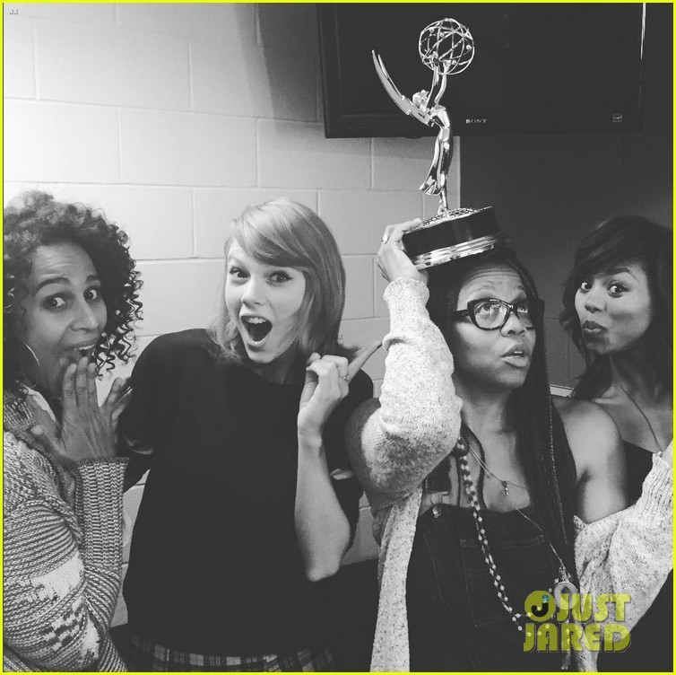 Taylor Swift & Her Crew Have an Adorable Emmy Photo Shoot
