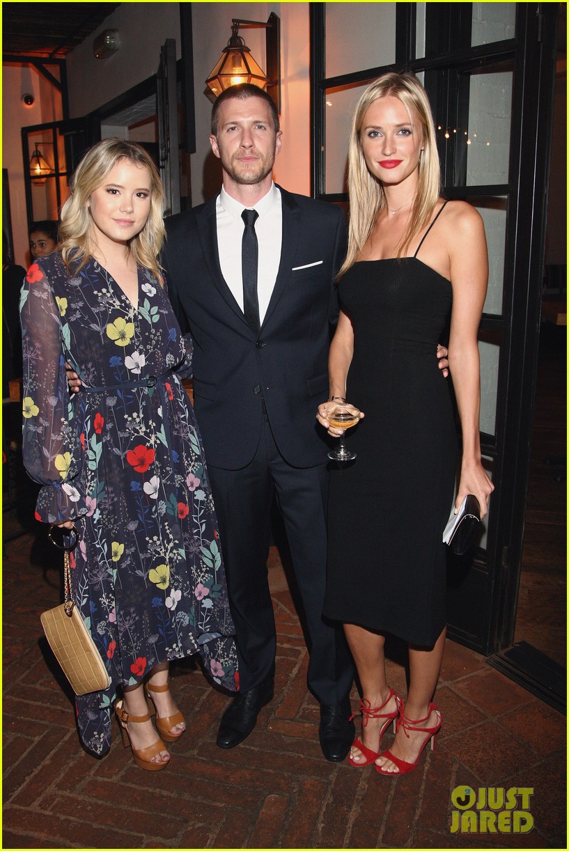 Taylor Spreitler is Pretty at the 'Casual' Premiere