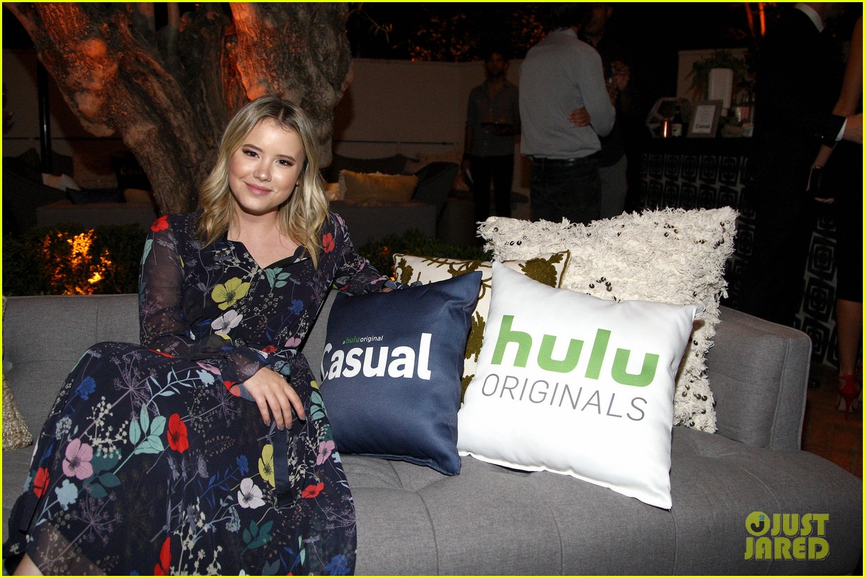 Taylor Spreitler is Pretty at the 'Casual' Premiere