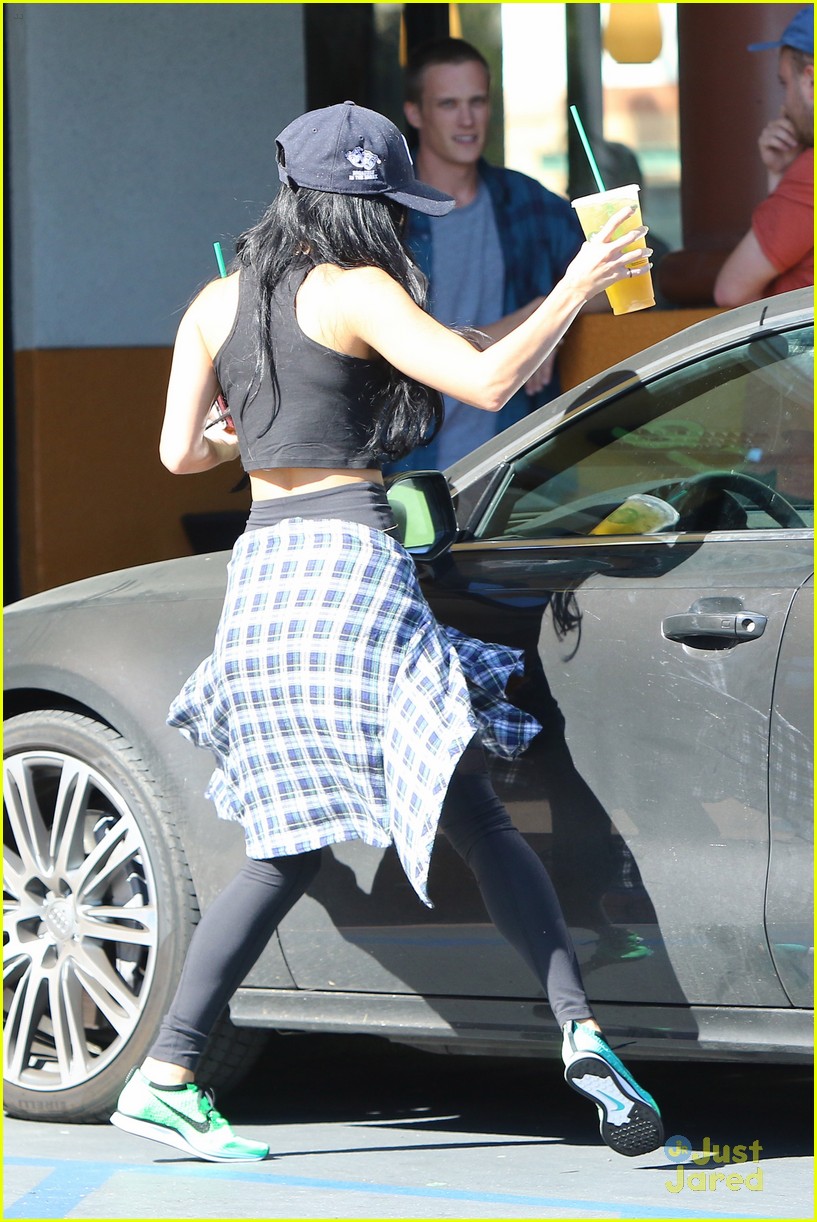 Vanessa Hudgens Sees The World As A Beautiful Place, LA Traffic Included