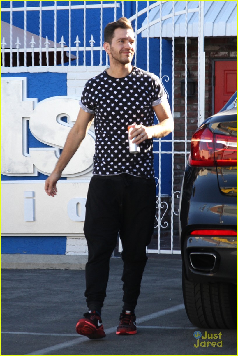 Andy Grammer & Sharna Burgess Meet With Fans Before CHLA Visit