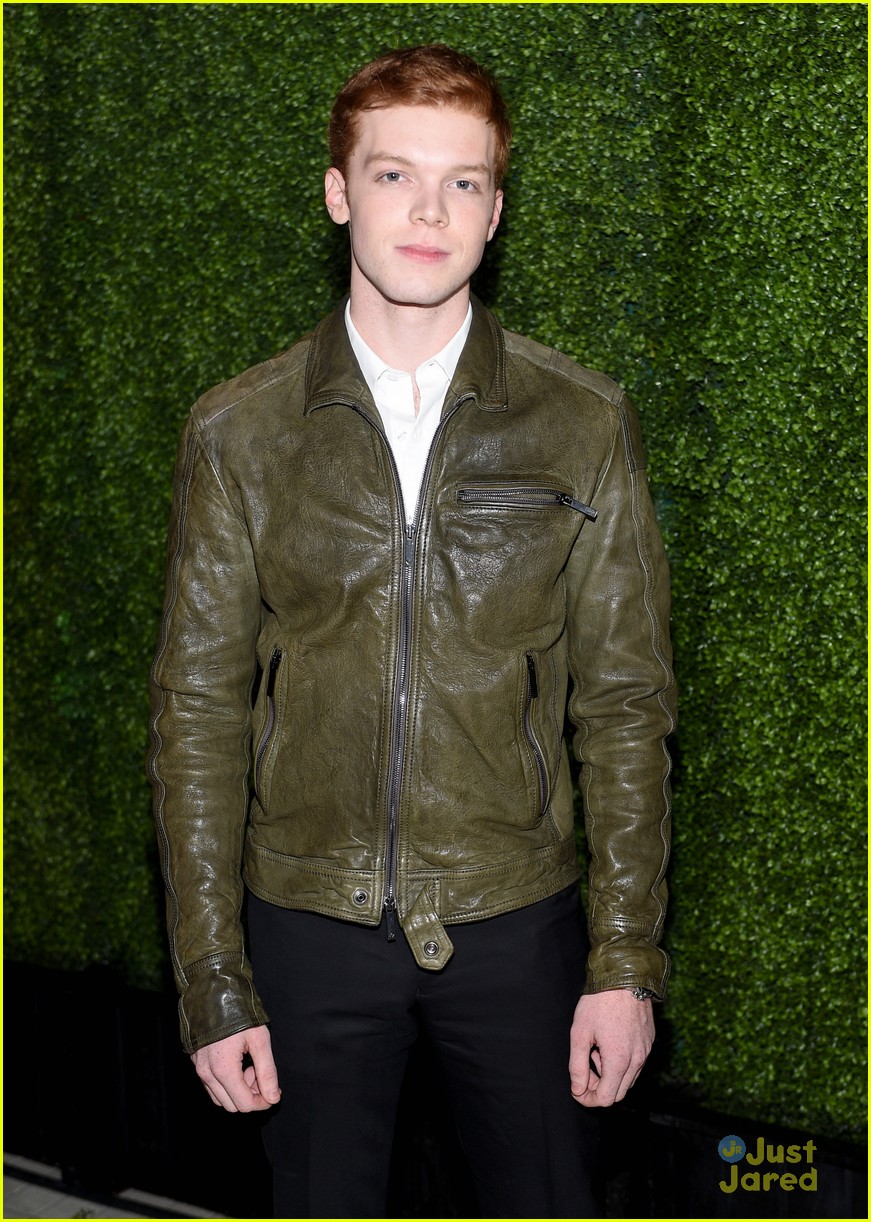 Ariel Winter Kisses Boyfriend Laurent Gaudette At Teen Vogue's Young Hollywood Party