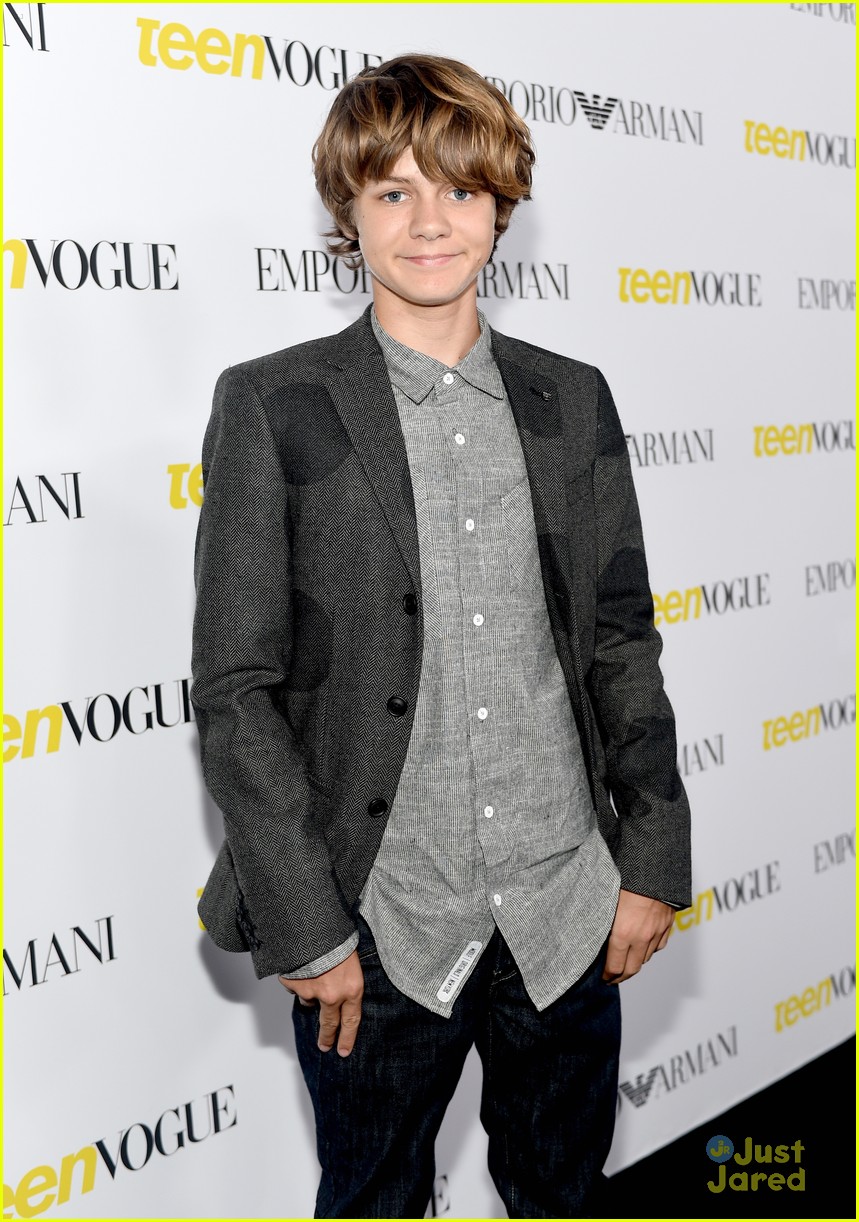 Ariel Winter Kisses Boyfriend Laurent Gaudette At Teen Vogue's Young Hollywood Party