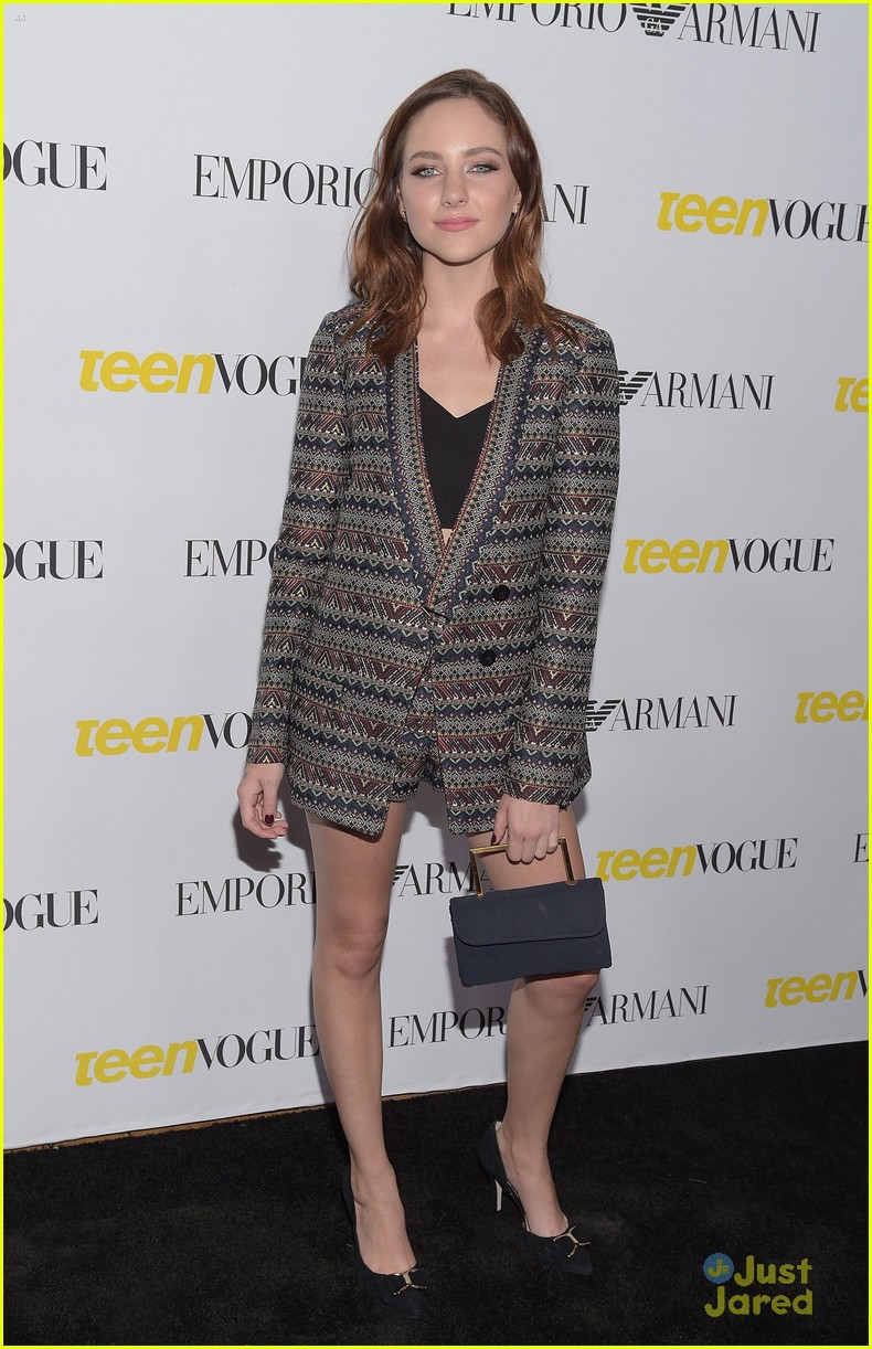 Ariel Winter Kisses Boyfriend Laurent Gaudette At Teen Vogue's Young Hollywood Party