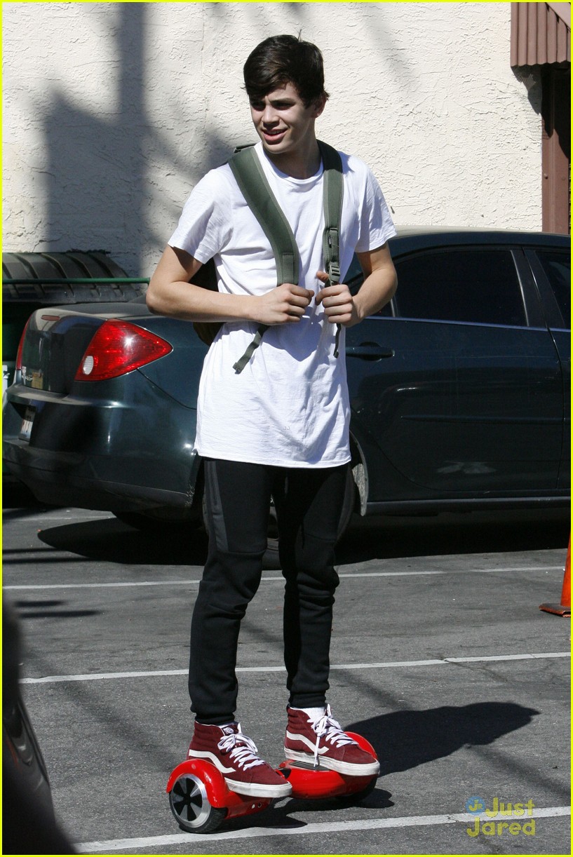 Bindi Irwin & Val Chmerkovskiy Deliver DubSmash Gold - Watch Their Vid!