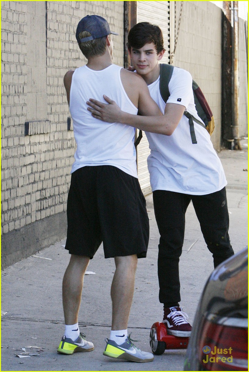 Bindi Irwin & Val Chmerkovskiy Deliver DubSmash Gold - Watch Their Vid!