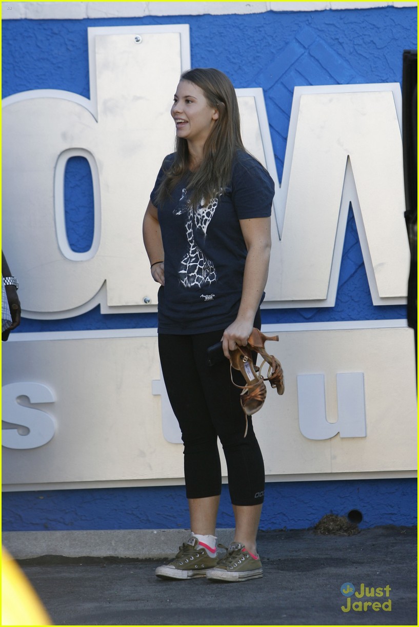 Bindi Irwin & Val Chmerkovskiy Deliver DubSmash Gold - Watch Their Vid!