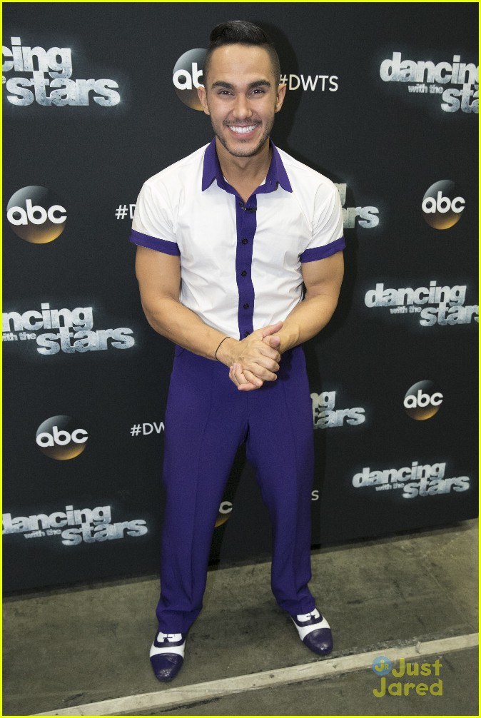Carlos PenaVega & Lindsay Arnold Wow With Nearly Perfect Quickstep on DWTS