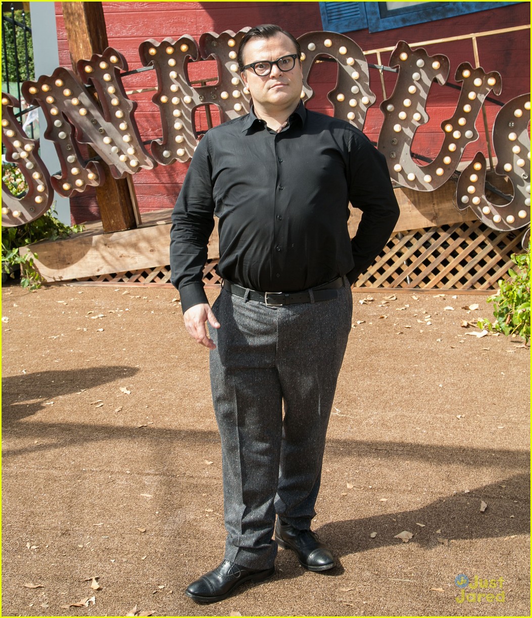 Dylan Minnette & Kerris Dorsey Couple Up For 'Goosebumps' Premiere