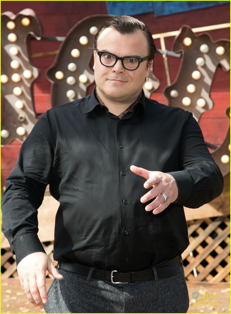 Dylan Minnette & Kerris Dorsey Couple Up For 'Goosebumps' Premiere