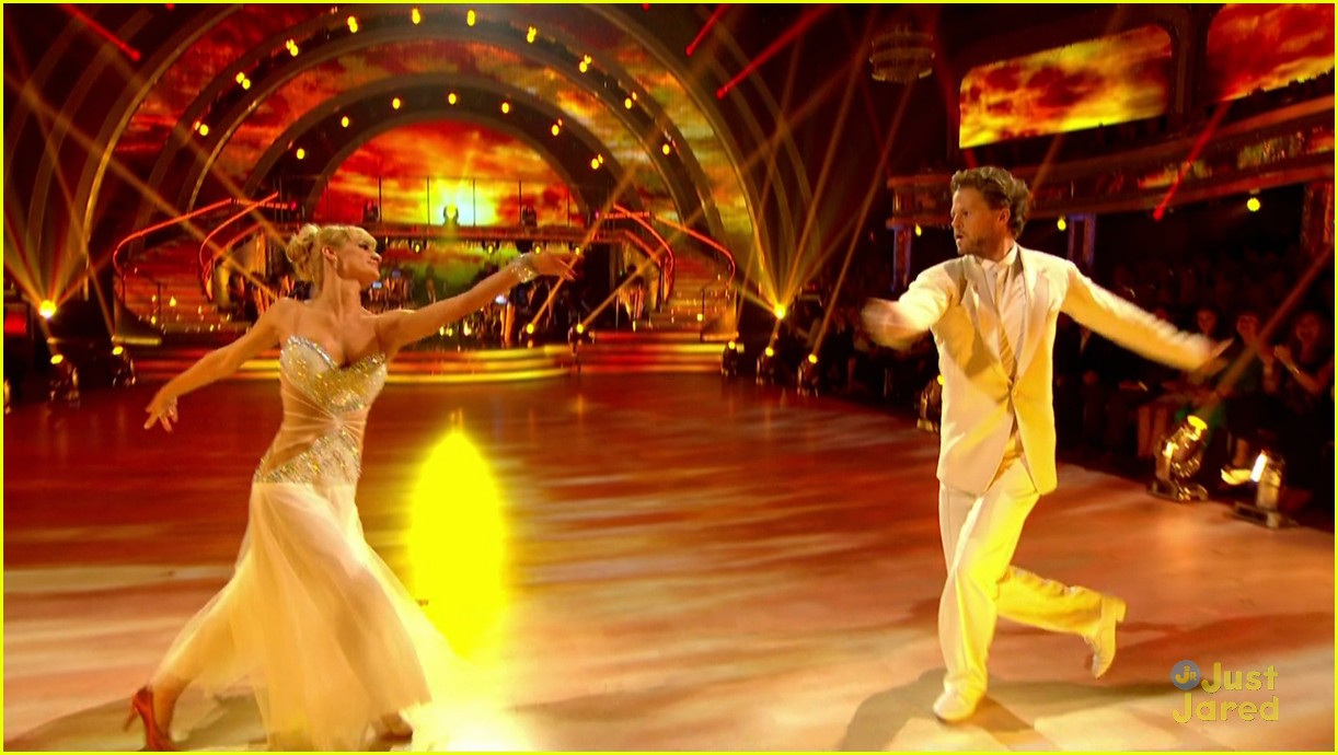 Jay McGuiness Tops Leaderboard On 'Strictly Come Dancing' For Flawless Waltz - Watch Here!