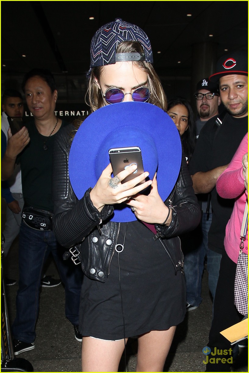 Joe Jonas & Cara Delevingne Hit Up 'We Can Survive' With Gigi Hadid & Kendall Jenner