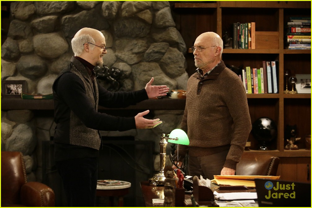 Christoph Sanders Dresses Up As Hector Elizondo For Halloween on 'Last Man Standing' Tonight