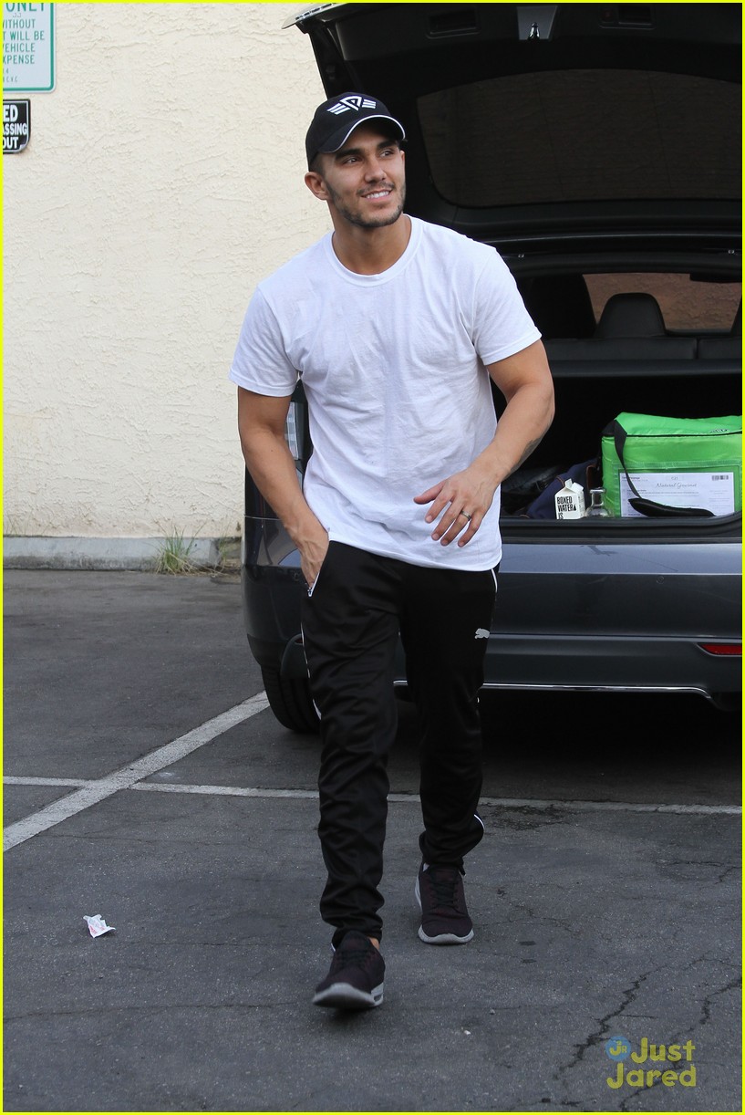 Alexa PenaVega Catches Mark Ballas Rocking Out In The Car & It's Pure Gold!