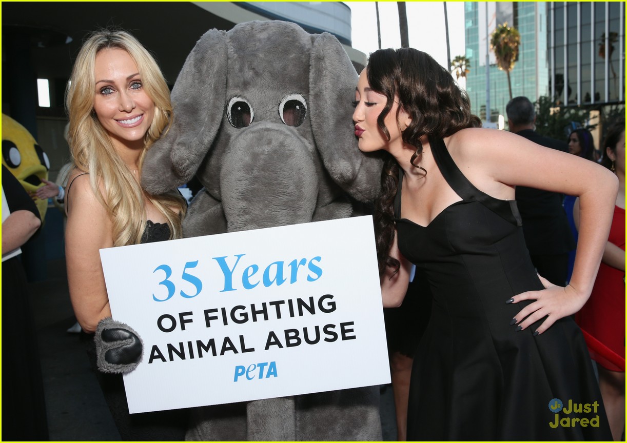 Noah Cyrus Honored At Peta's 35th Anniversary Party