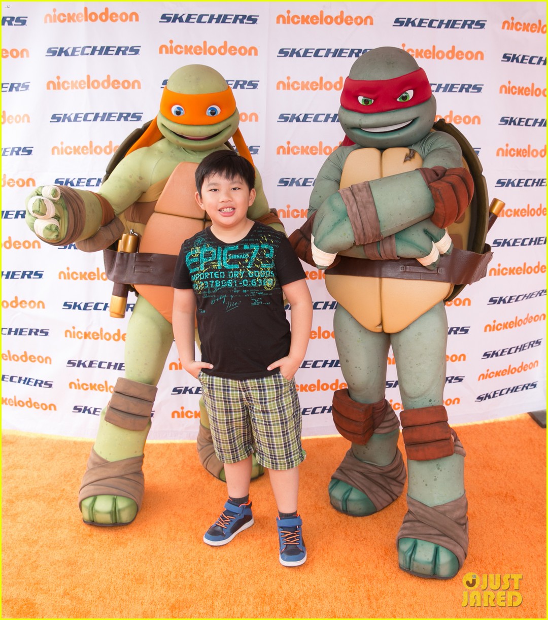 Paris Smith & Kira Kosarin Attend Skechers Friendship Walk With August Maturo