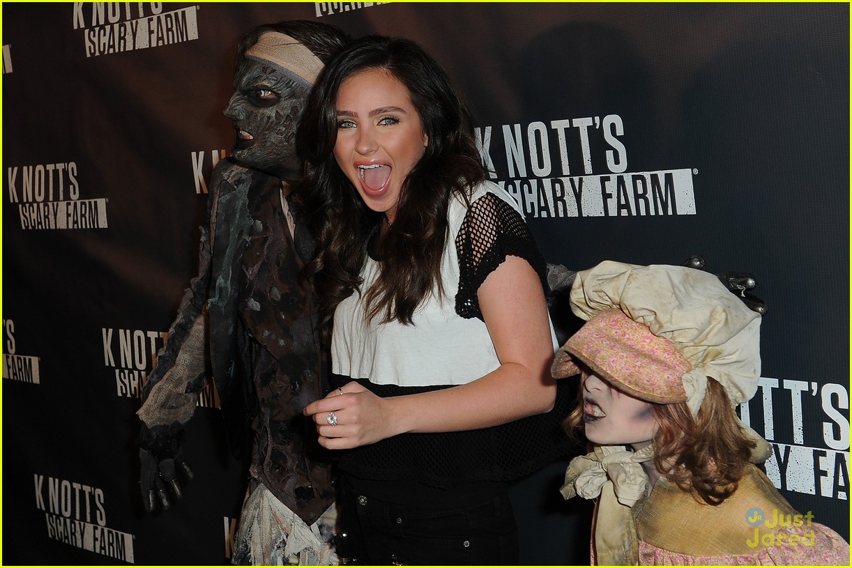 Ryan Newman & Kennedy Slocum Scare Up A Fun Night Out At Knott's Scary Farm