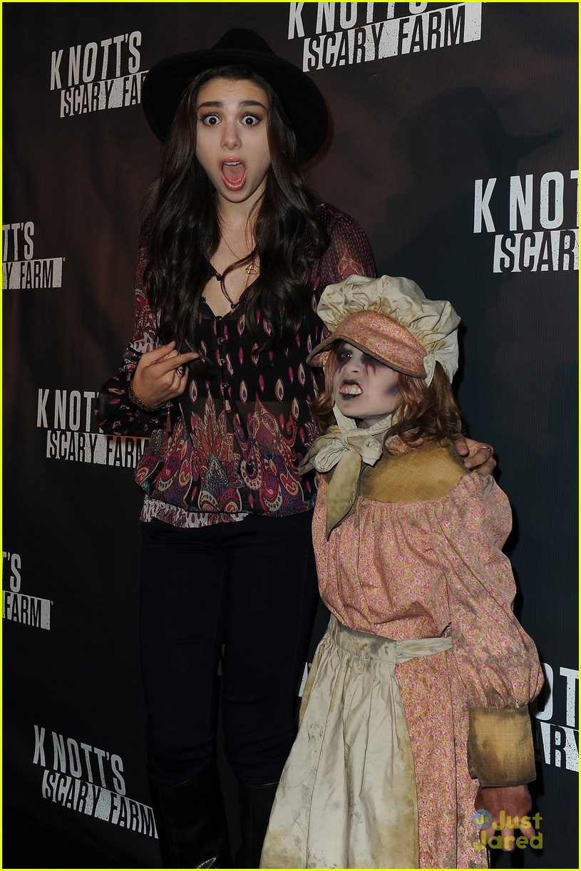 Ryan Newman & Kennedy Slocum Scare Up A Fun Night Out At Knott's Scary Farm
