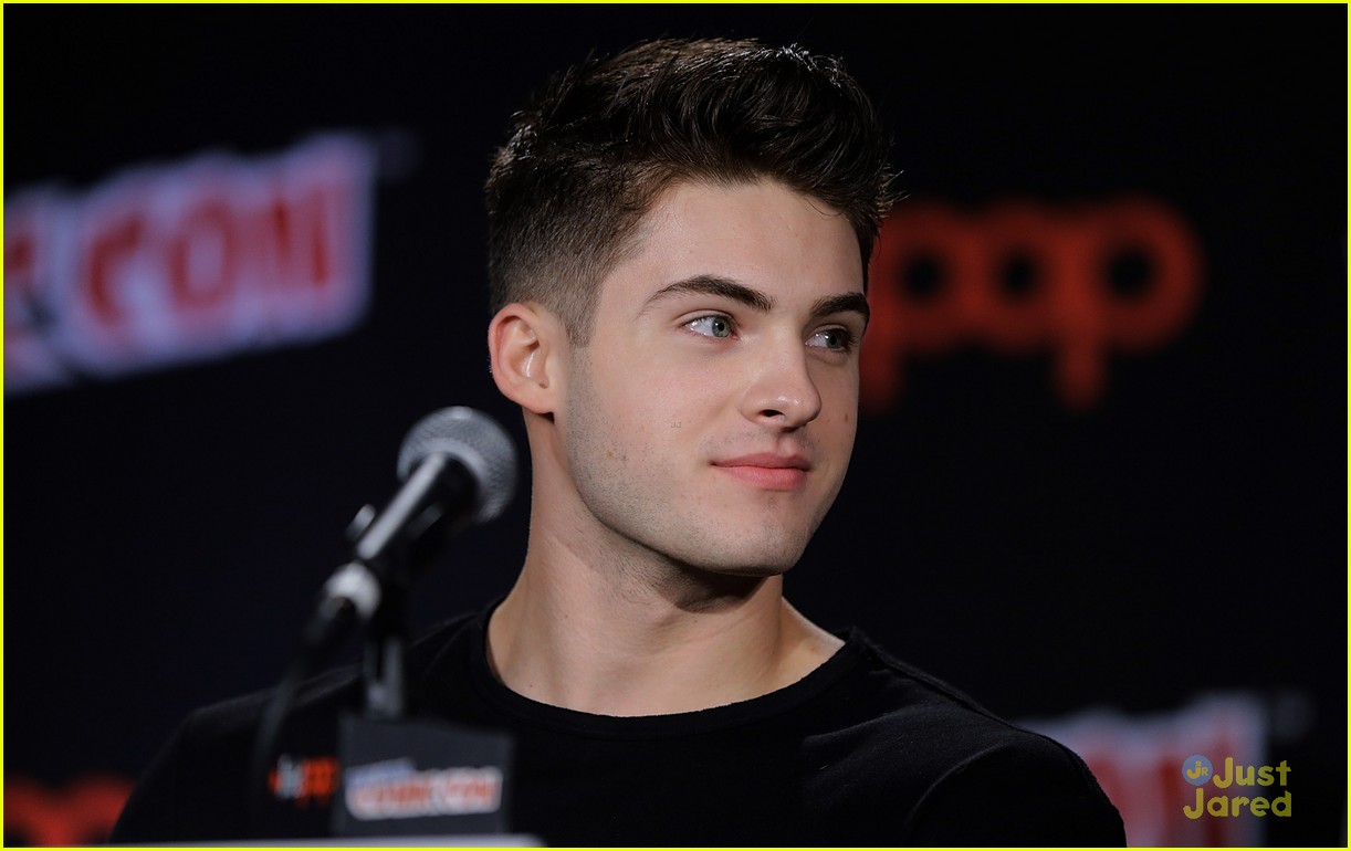 Tyler Posey Debuts 'Teen Wolf' 5B Trailer At NYCC - Watch Here!