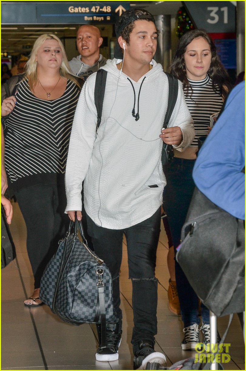 Austin Mahone & Pia Mia Arrive For Sydney's Jason DeRulo Concert
