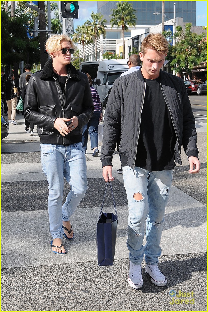 Cody Simpson Announces He's In A Band!