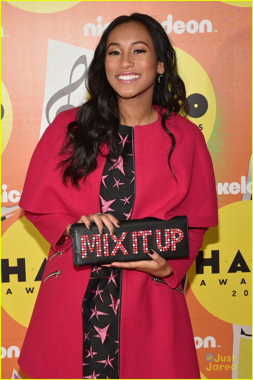 Daniela Nieves & 'Make It Pop' Cast Step Out In Style At Nickelodeon's HALO Awards 2015