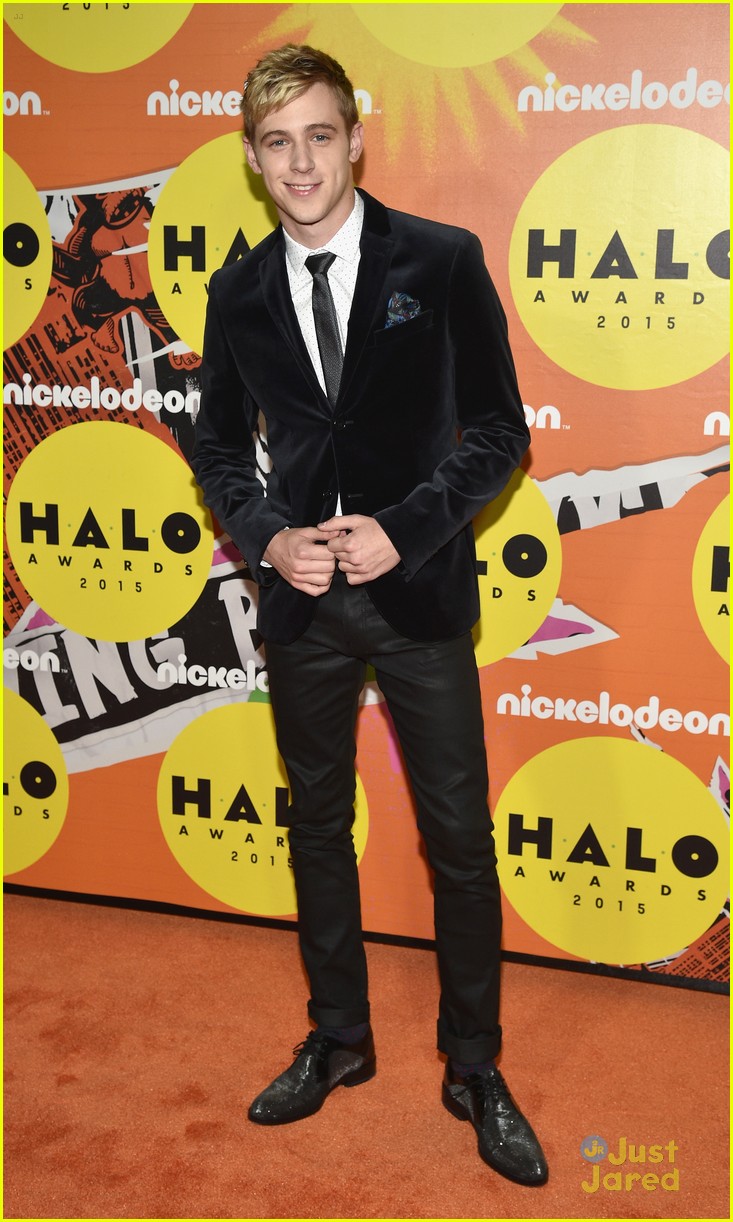 Daniela Nieves & 'Make It Pop' Cast Step Out In Style At Nickelodeon's HALO Awards 2015