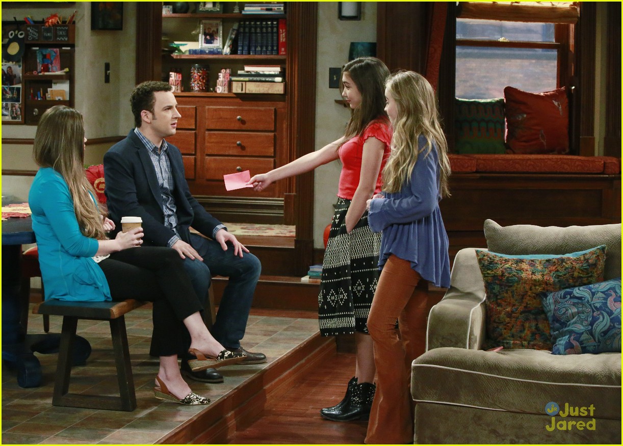 Maya's Dad Returns On Tonight's All-New 'Girl Meets World'