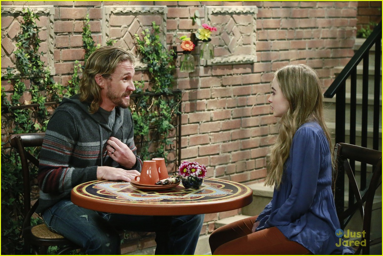 Maya's Dad Returns On Tonight's All-New 'Girl Meets World'
