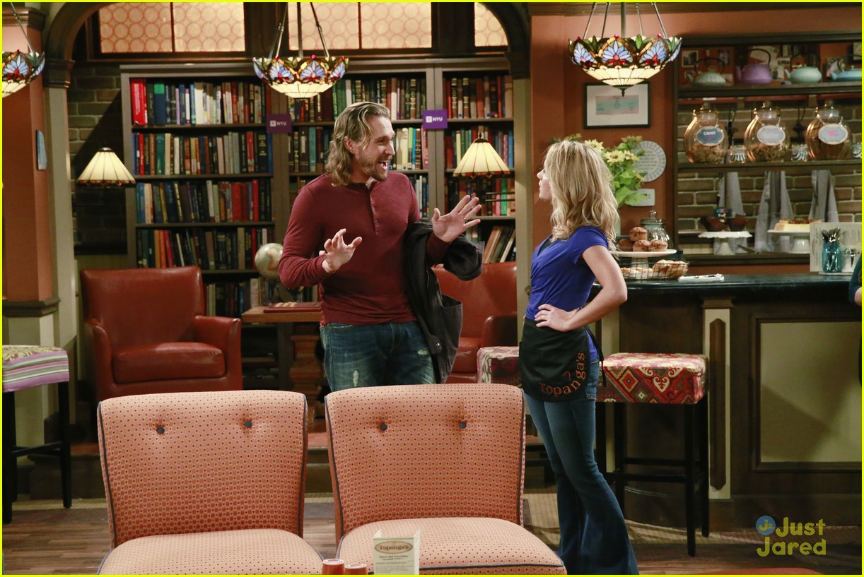 Maya's Dad Returns On Tonight's All-New 'Girl Meets World'