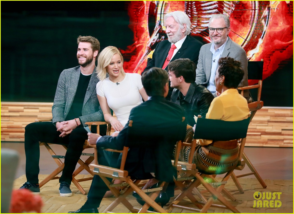 Jennifer Lawrence & 'Mockingjay' Cast Appear on 'GMA' - Watch Now!