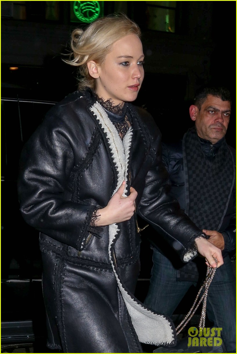Jennifer Lawrence & Emma Stone Grab Dinner with Adele in NYC!