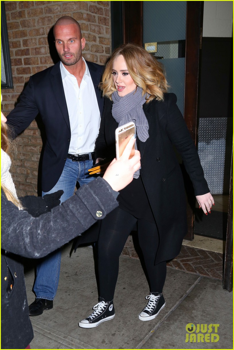 Jennifer Lawrence & Emma Stone Grab Dinner with Adele in NYC!
