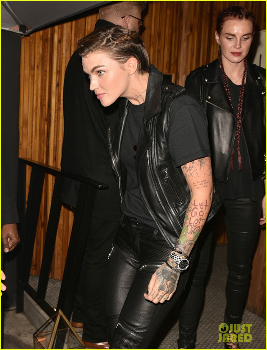 Justin Bieber & Gigi Hadid Attend Kendall Jenner's Birthday Party!