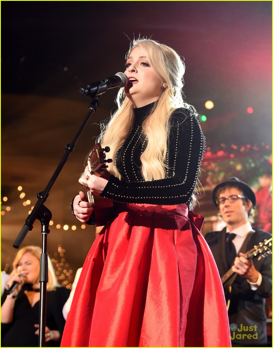 Meghan Trainor & Sarah Hyland Were Caught Kissing Santa Claus at The Grove Christmas Event