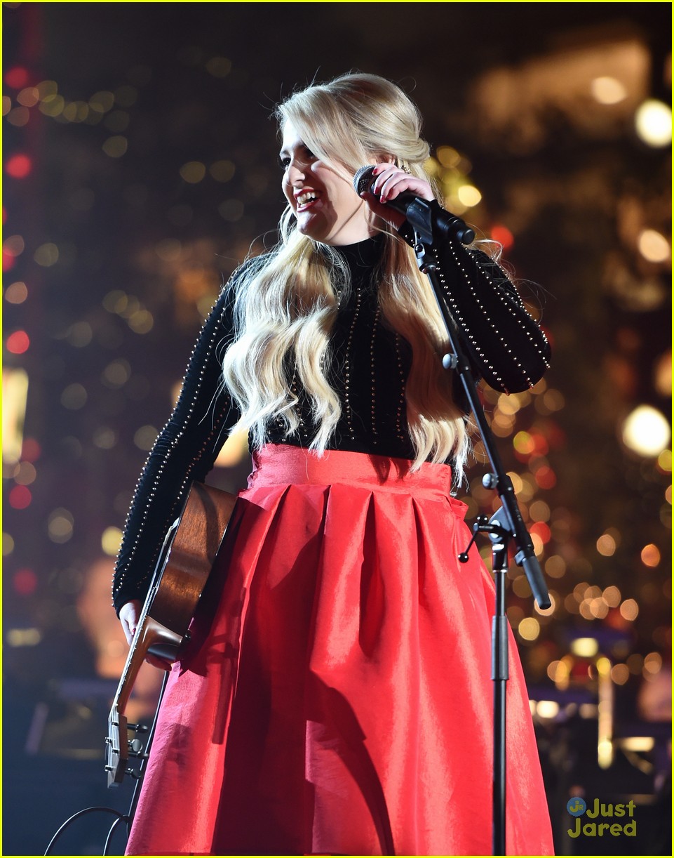 Meghan Trainor & Sarah Hyland Were Caught Kissing Santa Claus at The Grove Christmas Event