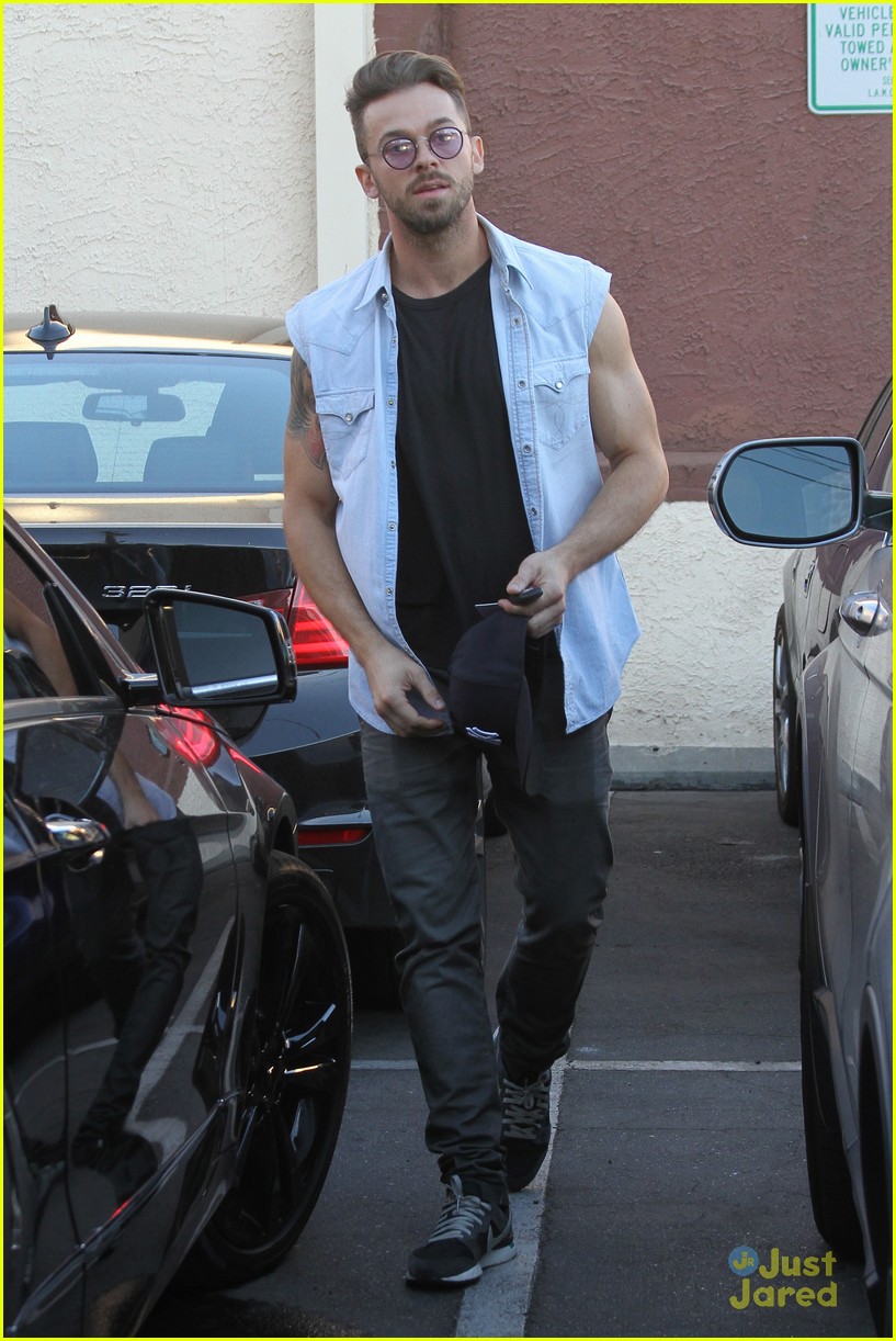 Nick Carter & Lauren Kitt Let ABC Reveal Their Baby's Gender However They Wanted To