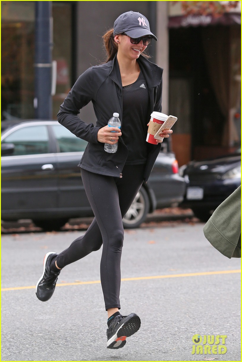 Nina Dobrev & Boyfriend Austin Stowell Do Hot Yoga Together in Vancouver!