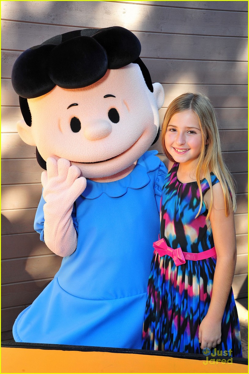 Francesca Capaldi & Hadley Belle Miller Meet Sally at 'Peanuts Movie' Photo Call