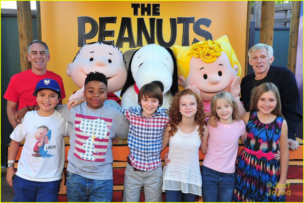 Francesca Capaldi & Hadley Belle Miller Meet Sally at 'Peanuts Movie' Photo Call