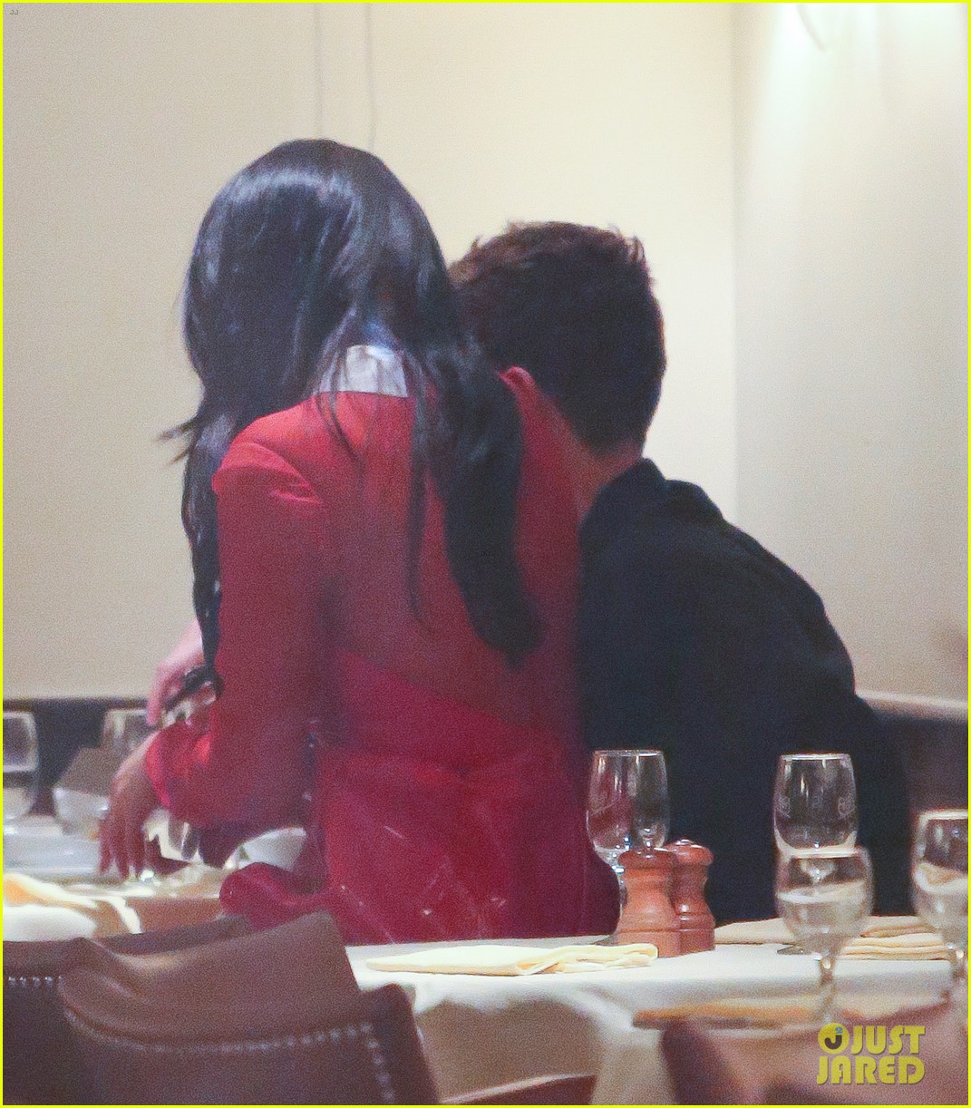 Selena Gomez & Samuel Krost Hold Hands in the Big Apple!