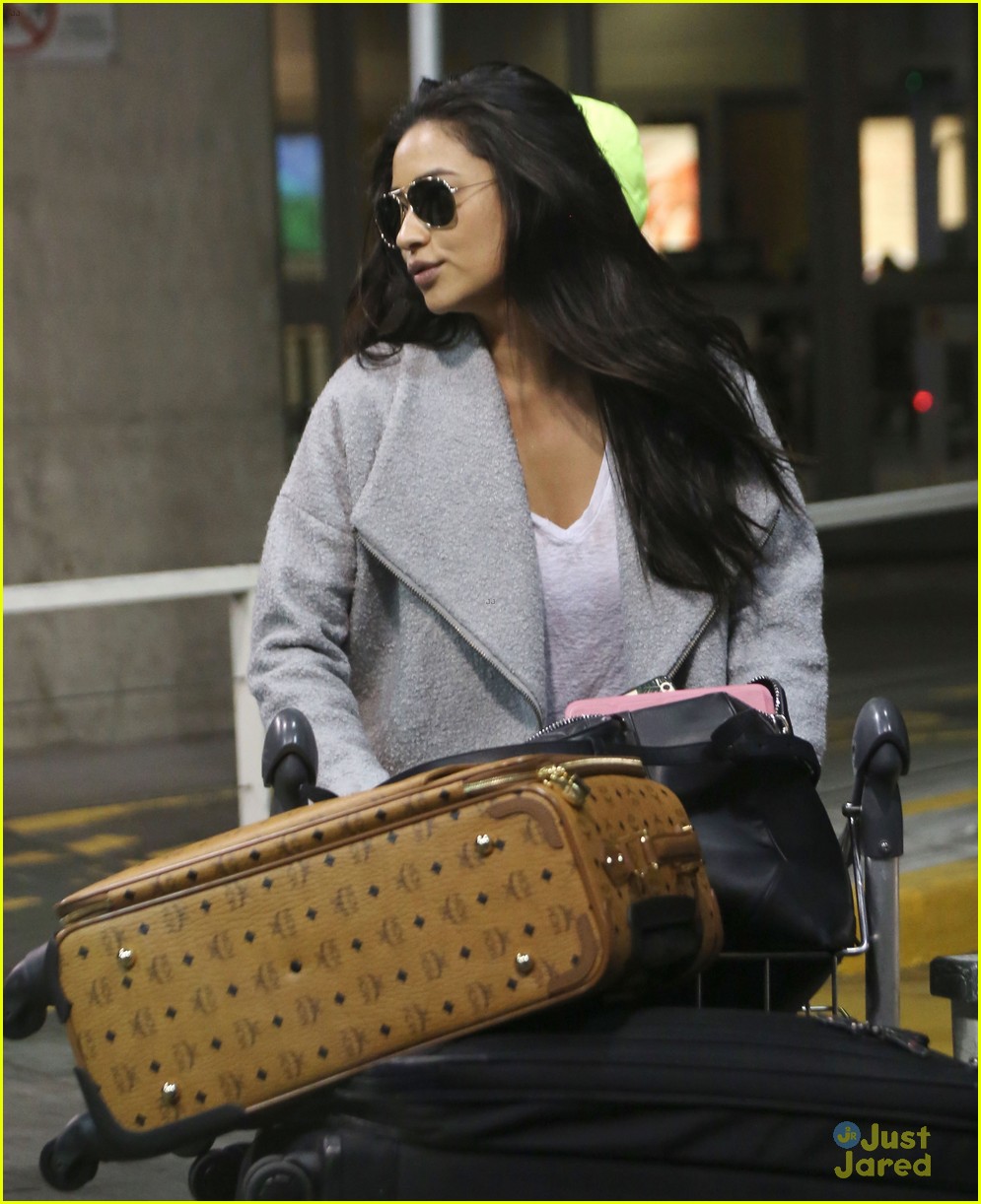 Shay Mitchell Celebrates 9 Million Instagram Followers!