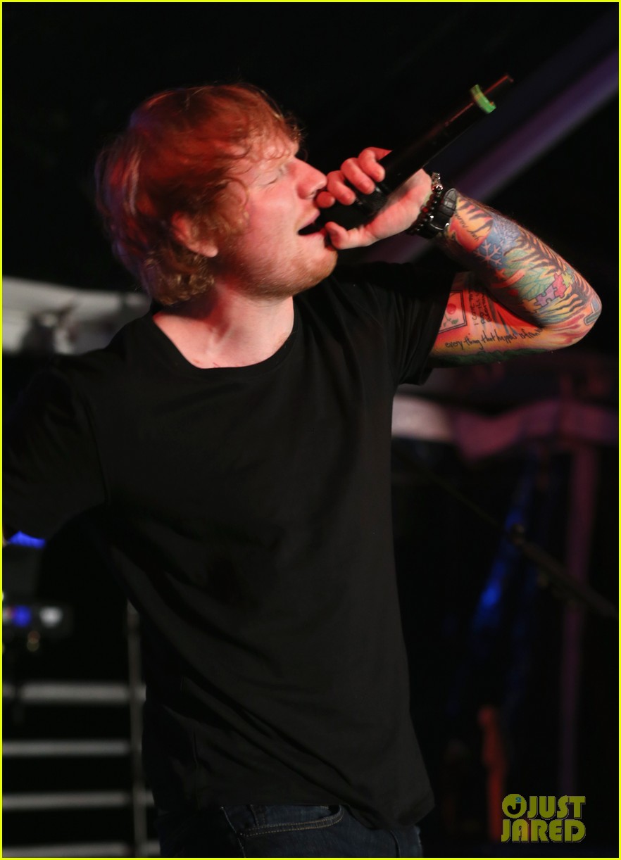 Nina Dobrev, Kaley Cuoco & More Watch Ed Sheeran Perfrom At Rock4EB Party!