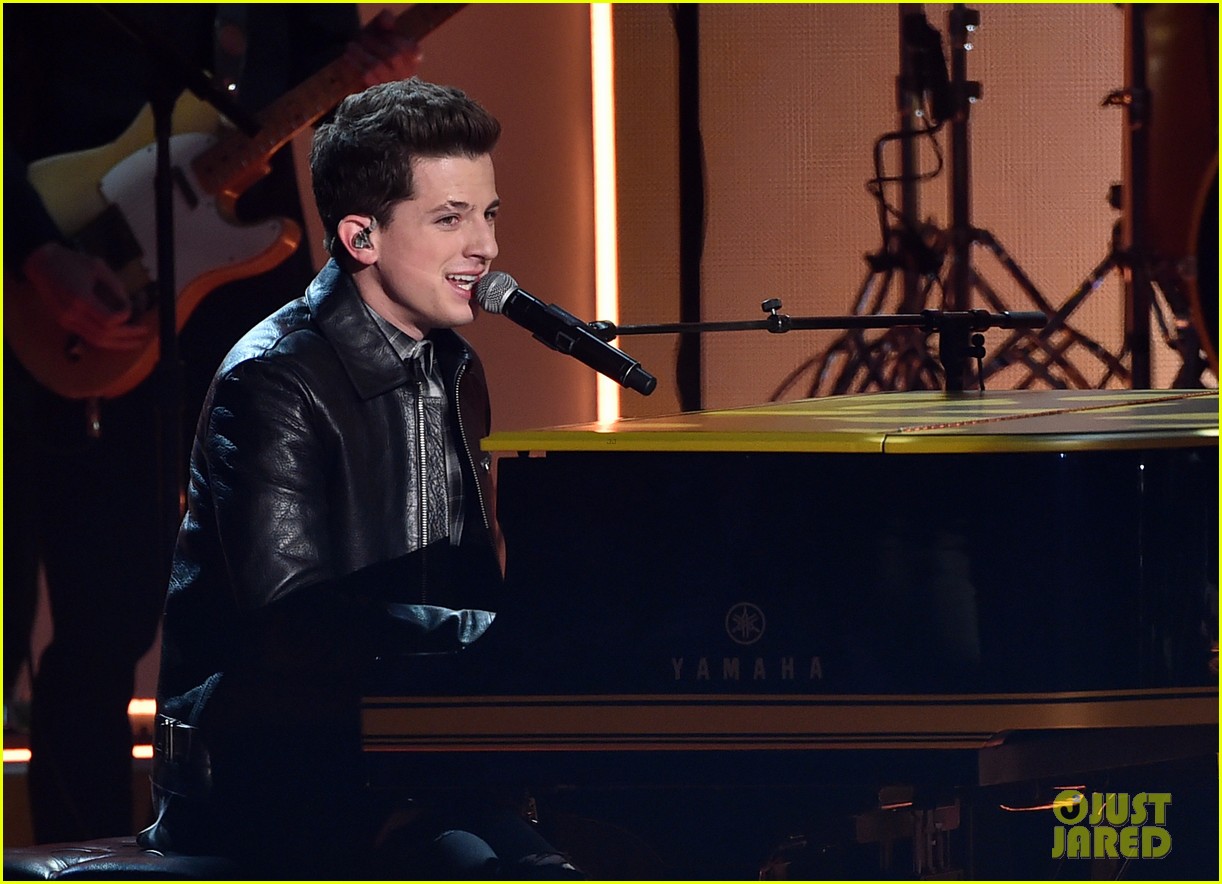 Meghan Trainor Kisses Charlie Puth After AMAs 2015 Performance - WATCH NOW!