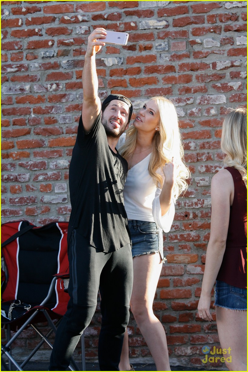 Val Chmerkovskiy To Guest Star on Netflix's 'Fuller House'