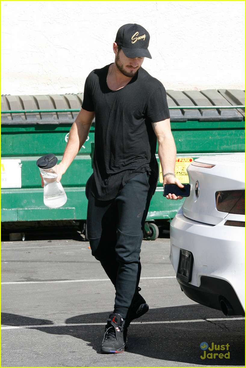 Val Chmerkovskiy To Guest Star on Netflix's 'Fuller House'