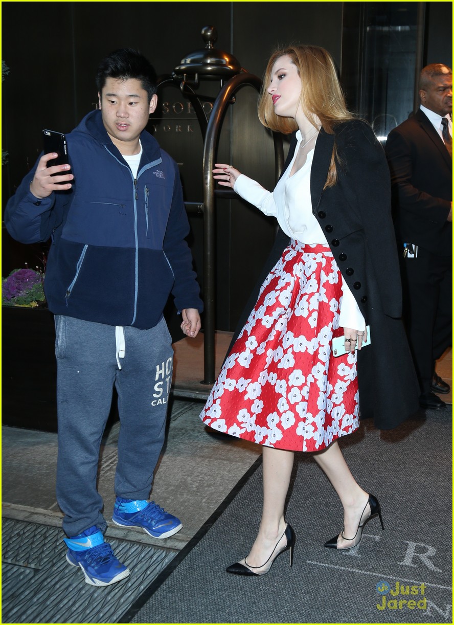 Bella Thorne Shares 'Seventeen Mexico' Cover - See It Here!